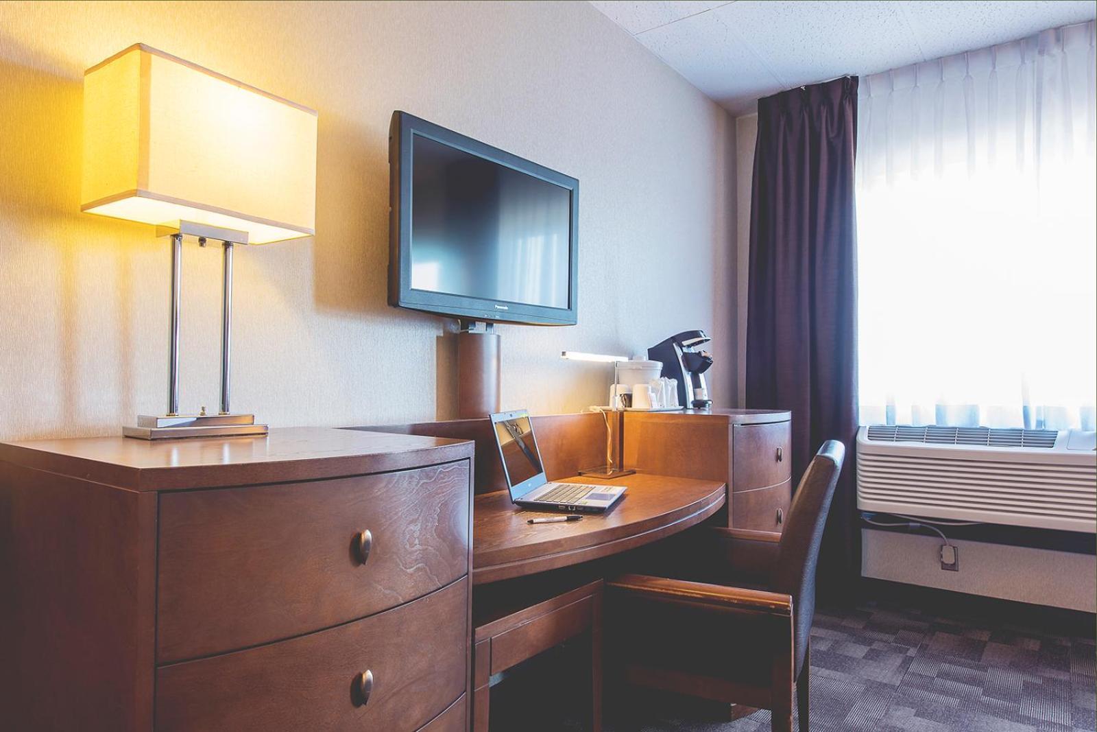 Hotel Continental Centre-Ville Val-d'Or Kültér fotó